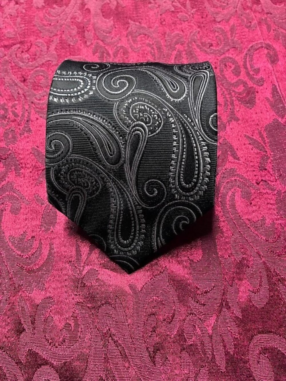 ADOLFO Black and Silver Paisley 100% Silk Tie